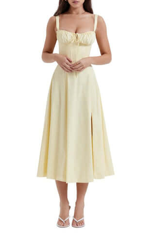 Estela Blossom – Geblümtes, figurbetontes Kleid mit geformter Taille